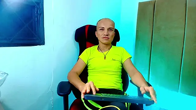 Snapshot of DaddyPoweer chatting on 20, 9, 2025 DaddyPoweer online show from 20, 9, 2025