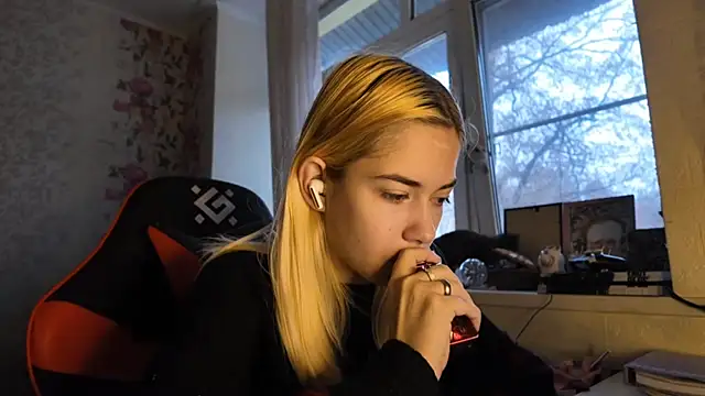 Witching Moon online show from 21, 11, 2025