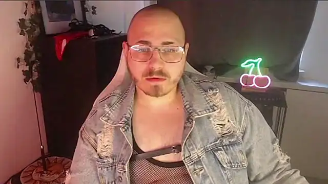 Snapshot of FabianKinky chatting on 24, 9, 2025 FabianKinky online show from 24, 9, 2025