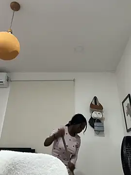 EmilyKisx online show from 31, 10, 2025