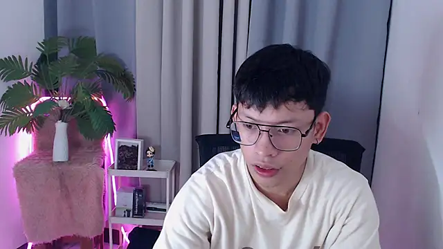 Snapshot of pinkcock_froi2305 chatting on 3, 2, 2026 pinkcock froi2305 online show from 3, 2, 2026