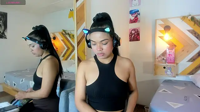 Snapshot of SoleneFontaine chatting on 10, 10, 2025 SoleneFontaine online show from 10, 10, 2025