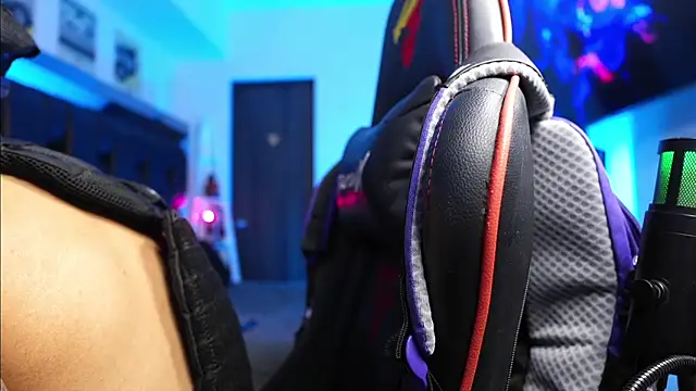 logan hugh8 online show from 26, 2, 2026