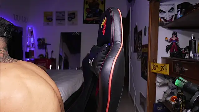 logan hugh8 online show from 19, 4, 2026