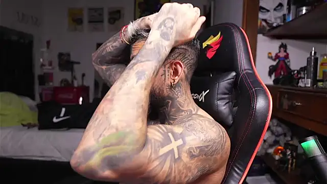 logan hugh8 online show from 26, 4, 2026