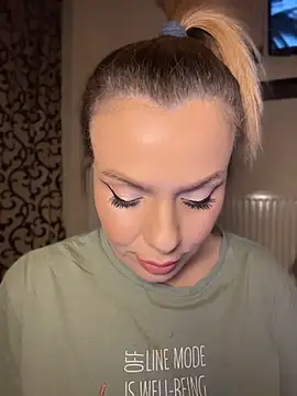 emmasweett11 online show from 19, 4, 2026