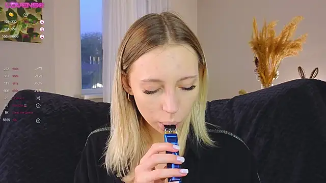 NyxaThorn online show from 16, 10, 2025