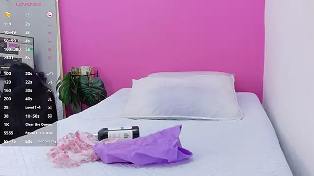 Daddyfavouritegirl online show from 25, 9, 2025