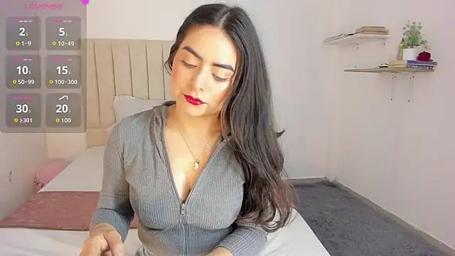 sashaa petit online show from 29, 9, 2025