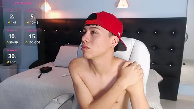 Abraham horny18 online show from 13, 10, 2025