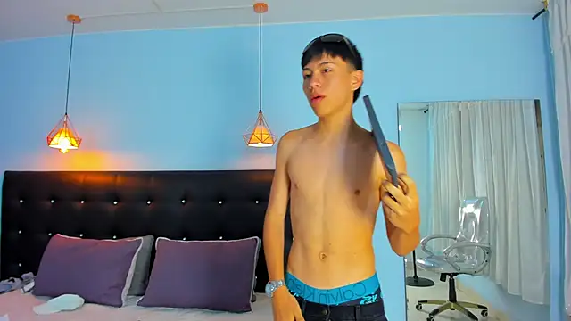 Abraham horny18 online show from 30, 10, 2025