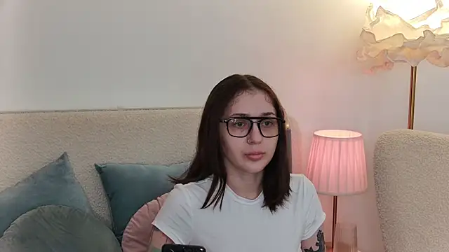 Snapshot of RubyStones__ chatting on 30, 10, 2025 RubyStones   online show from 30, 10, 2025