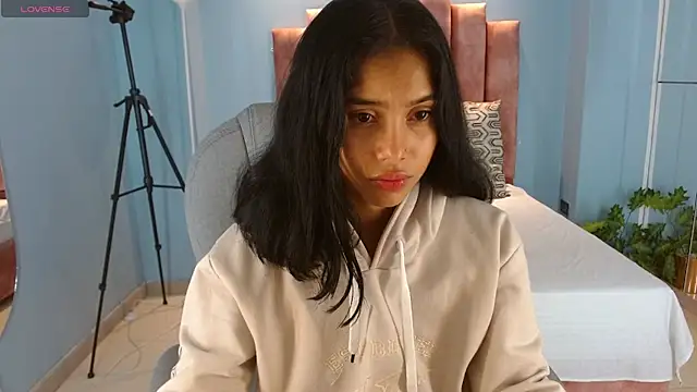 Milaa Star  online show from 25, 2, 2026