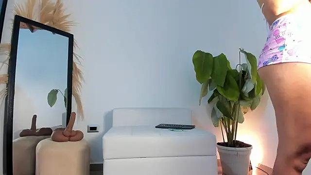 Noami Rose online show from 8, 9, 2025