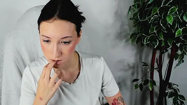 EileenMoores online show from 11, 9, 2025