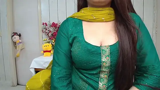 Snapshot of ruby100 chatting on 6, 2, 2026 ruby100 online show from 6, 2, 2026