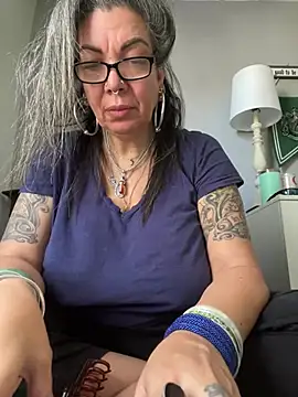 dieseldame1313 online show from 10, 1, 2025