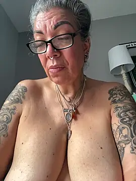 dieseldame1313 online show from 18, 2, 2025