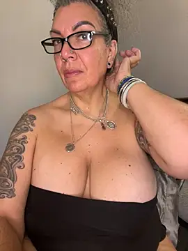 dieseldame1313 online show from 24, 11, 2025