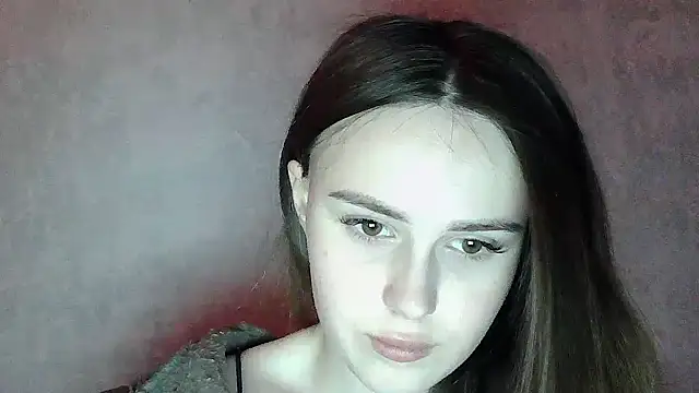 SweetLoraa online show from 9, 4, 2026