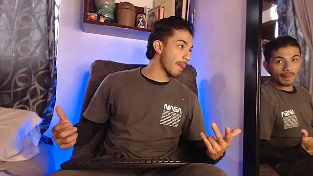 Snapshot of ArturoCardona_ chatting on 1, 4, 2026 ArturoCardona online show from 1, 4, 2026