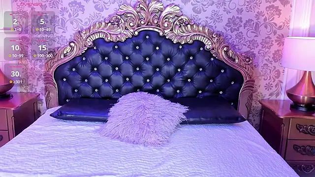 Snapshot of Lola_Pierce chatting on 20, 9, 2025 Lola Pierce online show from 20, 9, 2025
