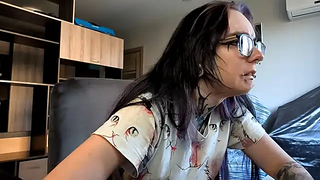 HighelikeGirl online show from 23, 9, 2025