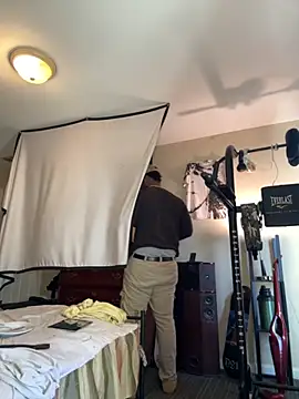 KeYBuMp323 online show from 18, 11, 2025