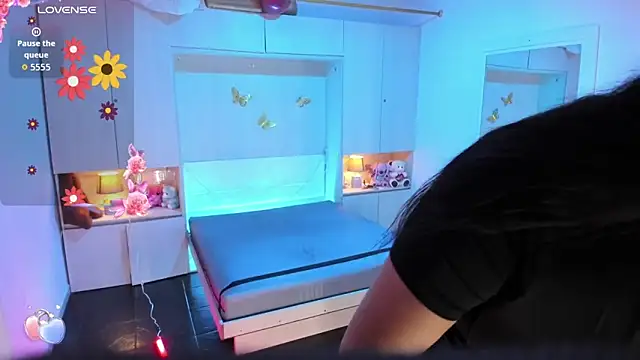 LilyWhitney online show from 31, 3, 2026