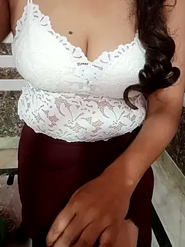 Snapshot of riya_reena chatting on 2, 5, 2026 riya reena online show from 2, 5, 2026