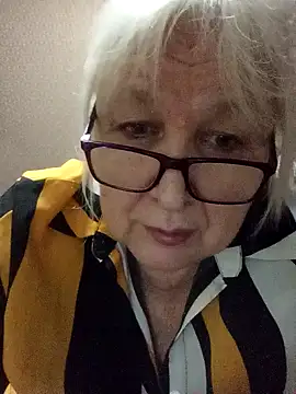 Alexia64231 online show from 1, 12, 2025