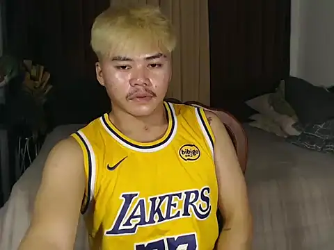 hot emman online show from 13, 4, 2026