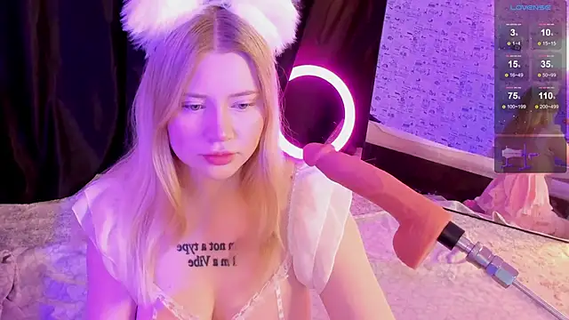 Lillie Berry online show from 26, 11, 2025