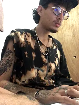 Snapshot of bastiandoyt99 chatting on 11, 10, 2025 bastiandoyt99 online show from 11, 10, 2025