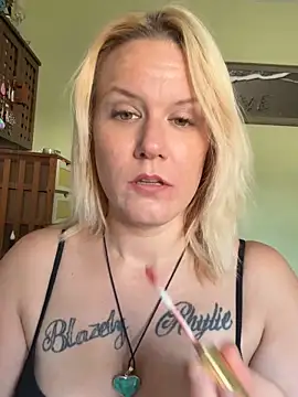 RhondaRump online show from 23, 9, 2025