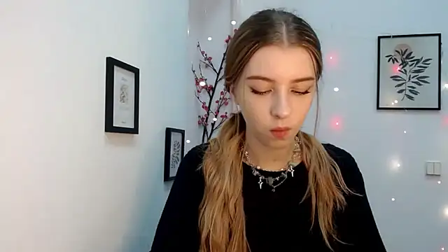 Snapshot of lamooni chatting on 8, 10, 2025 lamooni online show from 8, 10, 2025