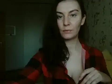 Snapshot of KatalinaQE chatting on 17, 9, 2025 KatalinaQE online show from 17, 9, 2025