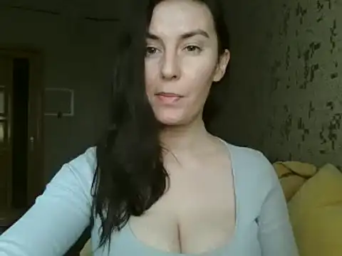 Snapshot of KatalinaQE chatting on 2, 10, 2025 KatalinaQE online show from 2, 10, 2025