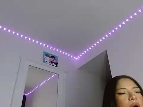 Snapshot of reina_reina chatting on 27, 9, 2025 reina reina online show from 27, 9, 2025
