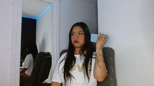 reina reina online show from 2, 2, 2026