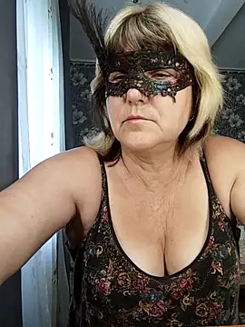 Snapshot of AliceGold5231 chatting on 11, 5, 2026 AliceGold5231 online show from 11, 5, 2026