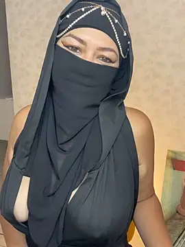 Amyraa  online show from 8, 9, 2025