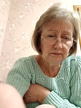 AlikaSwan5821 online show from 25, 2, 2026