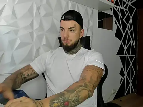 Chrisjordan66 online show from 25, 10, 2025