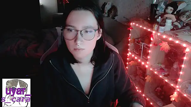 Snapshot of s_cara chatting on 14, 10, 2025 s cara online show from 14, 10, 2025