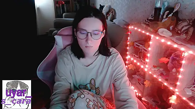 Snapshot of s_cara chatting on 2, 11, 2025 s cara online show from 2, 11, 2025