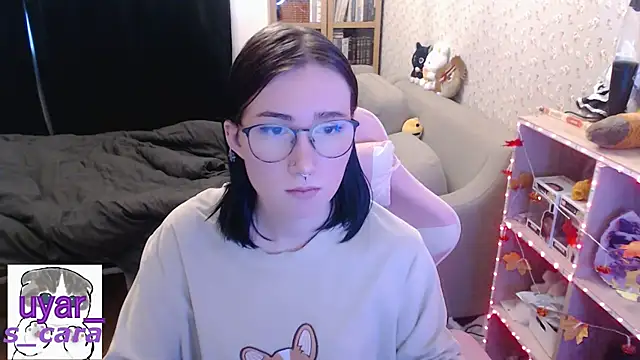 Snapshot of s_cara chatting on 13, 11, 2025 s cara online show from 13, 11, 2025