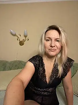 AliceSwan4011 online show from 17, 10, 2025