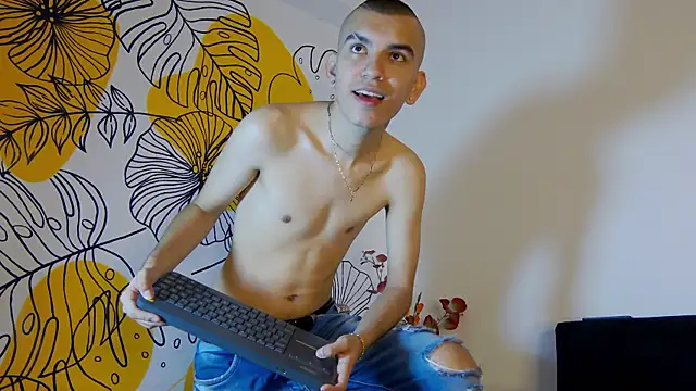 RowanCley online show from 8, 10, 2025