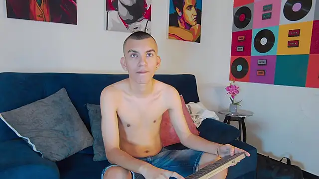 RowanCley online show from 16, 10, 2025